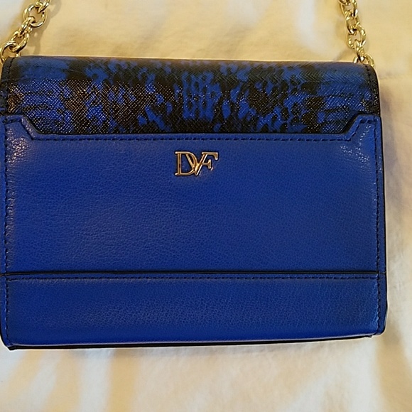 Diane Von Furstenberg blue chain link side bag - Picture 3 of 4